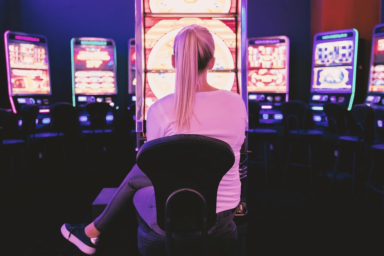 Permainan slot online populer dengan tema menarik dan permainan adiktif